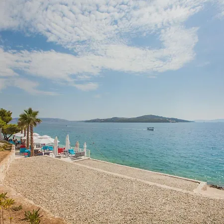 Rent-a-tent Amadria Park Trogir *